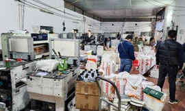 Bắt nhóm người làm giả 100 tấn sách, tiêu thụ 600 quyển/ngày