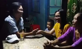 Người đàn ông đi ô tô tát phụ nữ đến nhà bị hại xin lỗi