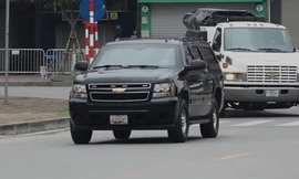 Nhiều mật vụ Mỹ và xe chở thiết bị đến khách sạn ở Hà Nội