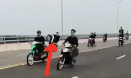 Nhóm 'quái xế' đầu trần, nẹt pô, bốc đầu xe trên cầu Cửa Hội