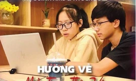 Hàng trăm triệu đồng quyên góp vì miền Trung của nhóm phụ huynh và học sinh Hà Nội