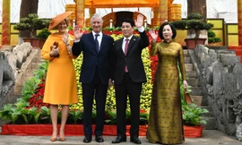 Chủ tịch nước Lương Cường cùng Nhà vua Bỉ thăm Hoàng thành Thăng Long