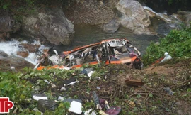 Nguyên nhân vụ xe khách lao xuống vực ở cao tốc: Do trời sương mù, tài xế buồn ngủ