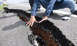 Cao tốc Đà Nẵng - Quảng Ngãi hư hỏng nghiêm trọng ngay sau khi đi vào sử dụng. Ảnh Nguyễn Thành.