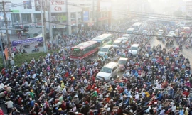 Chủ tịch TPHCM: 'Chưa đặt ra chuyện cấm xe cá nhân vào lúc này'