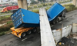 TPHCM điều tra khẩn vụ sập cầu vượt bộ hành Suối Tiên