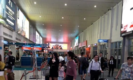 Sân bay Tân Sơn Nhất thông thoáng sáng 29 Tết