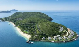 Thu phí từ 6.000 - 10.000 đồng/người khi du khách tham quan vịnh Nha Trang