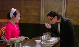 Giám khảo Luke Nguyễn và đặc sản dân tộc Mường Ảnh: BHD