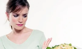 Rối loạn ăn uống thường gặp ở phụ nữ trên 50 tuổi