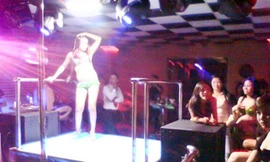 Muôn nẻo đường trở thành 'gái gọi'