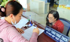 Người dân làm thủ tục quyết toán thuế TNCN. (Ảnh:BGĐ). 