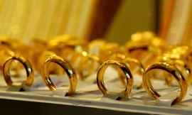 Tại thị trường Hà Nội, sản phẩm nhẫn tròn trơn dồi dào, không xảy ra tình trạng khan hàng. 