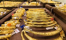 Cuối tuần, giá vàng đồng loạt giảm. ảnh minh hoạ 