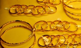 Giá vàng nhẫn tròn trơn vượt 70 triệu đồng/lượng. (Ảnh: Như Ý). 