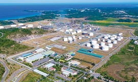 Toàn cảnh nhà máy lọc dầu Dung Quất. 