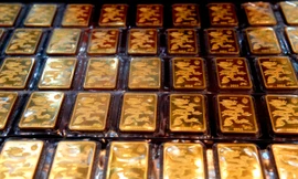 Giá vàng SJC chạm ngưỡng 79 triệu đồng/lượng rồi lao dốc. (Ảnh Như Ý). 