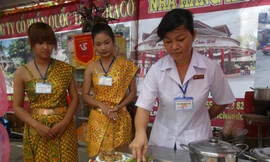 Thi món ngon Nam Bộ tại Festival Đua ghe Ngo