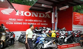 Xe máy càng ế càng hét giá