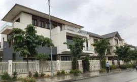 Cựu Bí thư Tỉnh uỷ Lào Cai Nguyễn Văn Vịnh được cho tặng và cho tặng nhiều lô đất