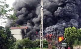 Hai thợ hàn ‘lĩnh’ gần 20 năm tù vì gây cháy xưởng chăn ga khiến 3 mẹ con tử vong