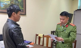 Bắt khẩn cấp một Phó phòng TN&MT ở Phú Thọ