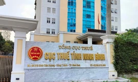 Cục Thuế tỉnh Ninh Bình lên tiếng trước thông tin bảo vệ cơ quan này đuổi phóng viên