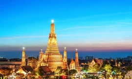 Người Việt đổ xô du lịch nước ngoài, 'cháy' tour đi Thái, Hàn