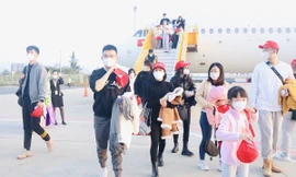 Bắt đầu đón tour du lịch Trung Quốc, doanh nghiệp Việt vẫn 'nửa mừng nửa lo'