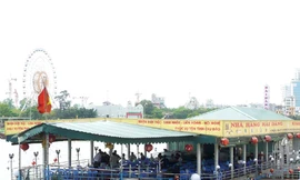 Hà Nội yêu cầu kiểm tra các nhà hàng nổi