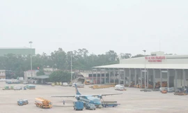 Nhà nước chỉ đầu tư sân bay quan trọng, những sân bay tỉnh lẻ thực hiện xã hội hóa (trong ảnh: Nhà ga sân bay Nội Bài) Ảnh: Bảo Khánh