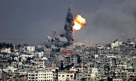 Khói bốc lên tại dải Gaza