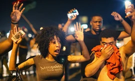 Biểu tình phản đối cái chết của thanh niên da đen Michael Brown tại Missouri