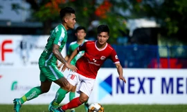 Martin Lò (áo đỏ), đủ điều kiện tham dự SEA Games 30, đang được VFF theo dõi rất kỹ.