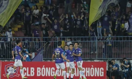CLB Hà Nội có chiến thắng đầu tay ở LS V-League 2021 khi đánh bại Hải Phòng 2-0. 