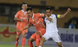 Bình Định (trái) thiệt quân khi đấu Viettel ngày mai 25/2. (ảnh Anh Tú)