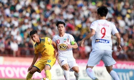 Công Phượng cần toả sáng để giúp HAGL giải cơn khát điểm.