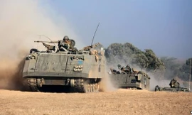 Xe tăng Israel tiến vào dải Gaza