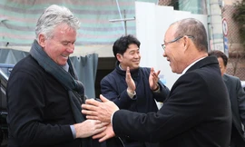 Ông Park Hang Seo khẳng định không thể vượt qua tài năng của HLV Guus Hiddink.