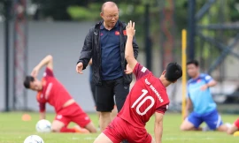 HLV Park Hang Seo sẽ phải cắt quân số tuyển Việt Nam xuống 23 cầu thủ trong ngày hôm nay. Ảnh" Vnexpress