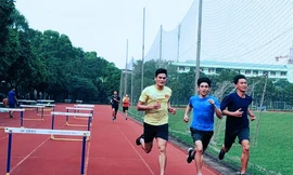 Nụ cười Nguyễn Thị Huyền trong những ngày Trung tâm HLTTQG Hà Nội cấm trại vì COVID-19.