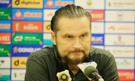 HLV Velizar Popov tự hào về màn trình diễn của các học trò dù U23 Myanmar bị loại khỏi SEA Games 31 sau trận thua U23 Indonesia. (ảnh Trọng Tài)