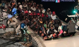 Lực lượng tuần duyên Ý giải cứu những người gặp nạn