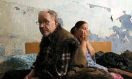 Người dân Donetsk trong hầm trú bom