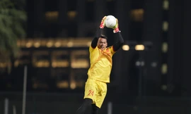 Kinh nghiệm sẽ giúp Bùi Tấn Trường được HLV Park Hang Seo lựa chọn thay vị trí Đặng Văn Lâm? (ảnh Hữu Phạm)