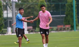 Đoàn Văn Hậu nổi bật với chiều cao 1,85, thể hình vạm vỡ nhờ tập Gym. Ảnh Anh Tú