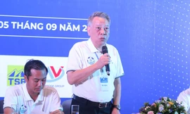 Giám đốc Sở Văn hoá-Thể thao Hà Nội Tô Văn Động được bầu làm Chủ tịch HNFF. (ảnh Anh Tú)