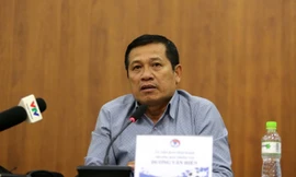 Tại cuộc họp báo ở VFF cách đây không lâu, ông Dương Văn Hiền nhận lỗi nhưng không từ chức với lý do...chỉ là người chắp bút. Việc phân công trọng tài đã thông qua tập thể.