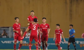 Vũ Minh Tuấn ghi bàn quyết định giúp Viettel đánh bại Sài Gòn FC (ảnh Anh Tú)