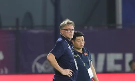 HLV Philippe Troussier liệu có thể cải thiện lối chơi của U22 Việt Nam trước U22 Singapore? (ảnh Hữu Phạm)